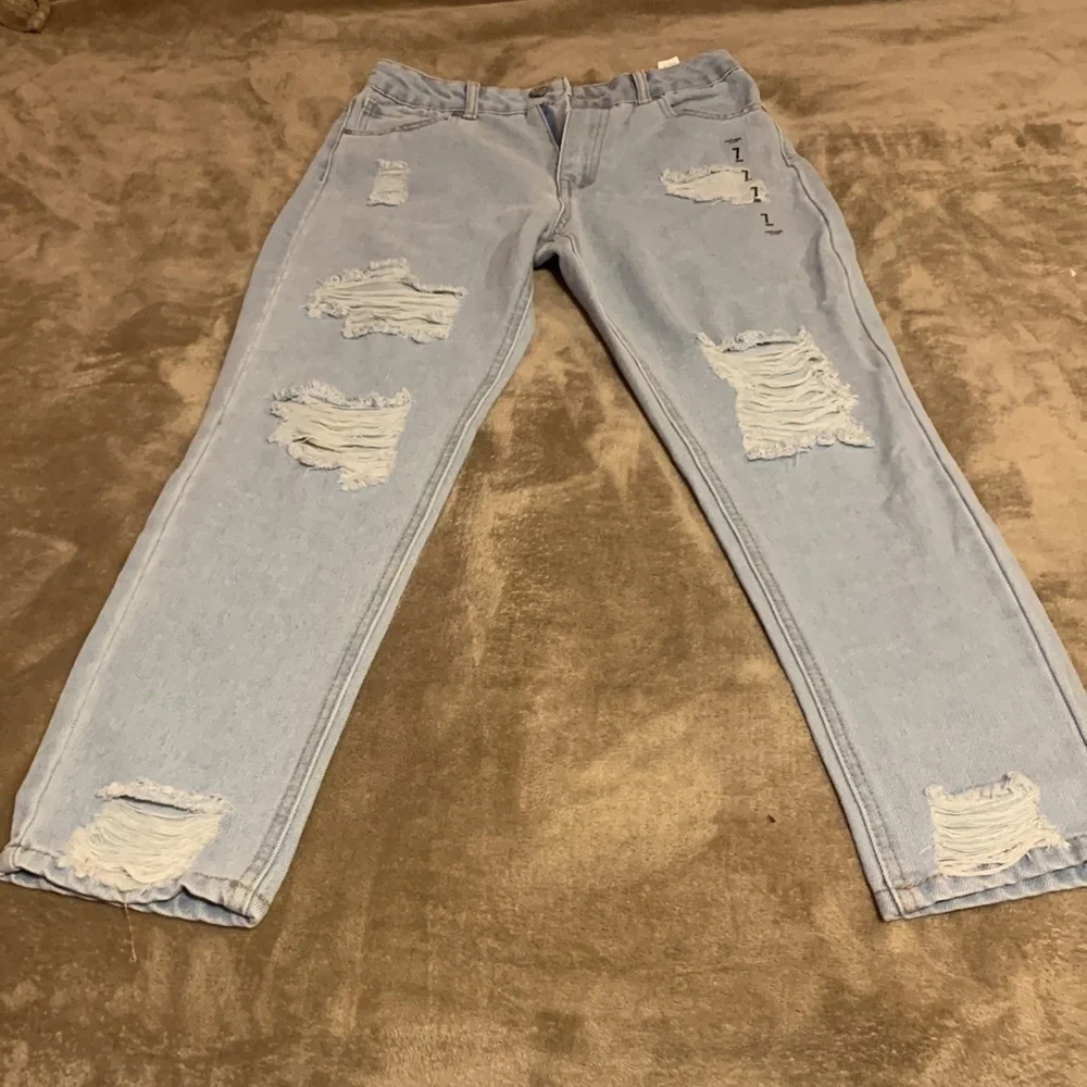 High Rise Ripped Jeans ! - Picture 3 of 6